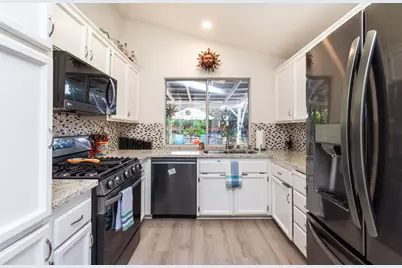 8322 Rambleton Way, Antelope, CA 95843 - Photo 10