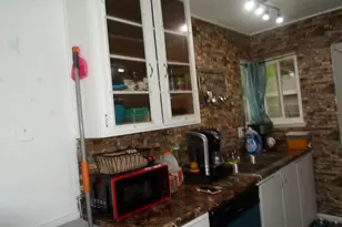7518 Bowen Cir, Sacramento, CA 95822 - Photo 2