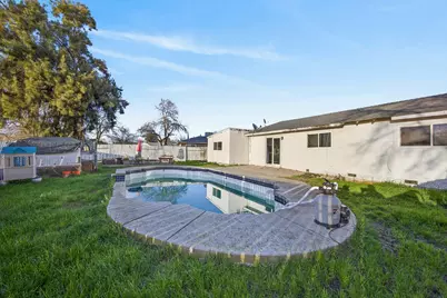 7518 Bowen Circle, Sacramento, CA 95822 - Photo 16