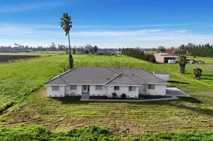 24257 N Pearl Rd, Acampo, CA 95220 - Photo 2