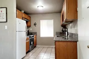 6109 Laurine Way, Sacramento, CA 95824 - Photo 8