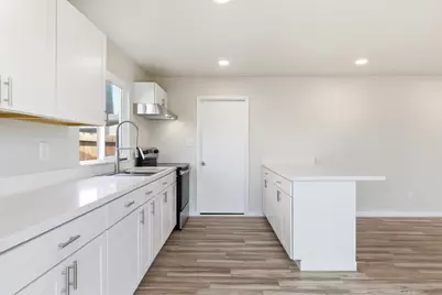 1025 Fish Drive, Modesto, CA 95351 - Photo 12