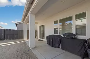 2446 Paramount Ln, Manteca, CA 95337 - Photo 34