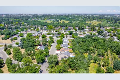 1215 Meadow Lane, Roseville, CA 95661 - Photo 10