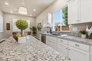 6153 Shimmer Falls Dr, Roseville, CA 95747 - Photo 10