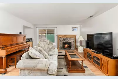 6316 Templeton Drive, Carmichael, CA 95608 - Photo 6