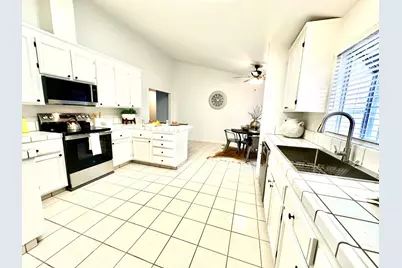 9656 Twin Creeks Avenue, Stockton, CA 95219 - Photo 16