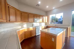 8137 Wyndwillow Way, Elk Grove, CA 95758 - Photo 6