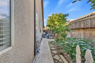 8187 Kingsbridge Dr, Sacramento, CA 95829 - Photo 6