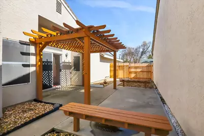 9478 Dunkerrin Way, Elk Grove, CA 95758 - Photo 24
