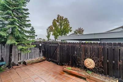 27 Omaha Court, Sacramento, CA 95823 - Photo 34