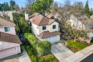 9481 Bowmont Way, Elk Grove, CA 95758 - Photo 8