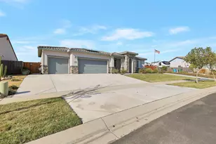 2014 Coffee Creek Way, Plumas Lake, CA 95961 - Photo 2