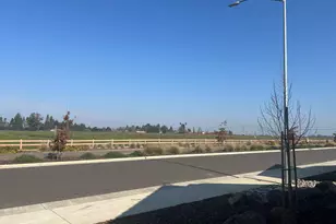 9017 Elliott Spgs Dr, Elk Grove, CA 95624 - Photo 4