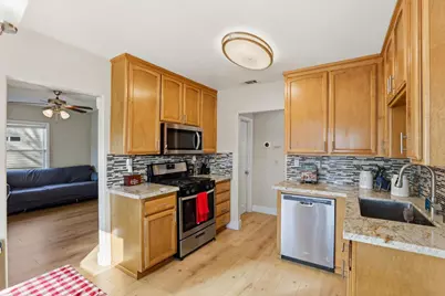 277 Santiago Avenue, Sacramento, CA 95815 - Photo 10