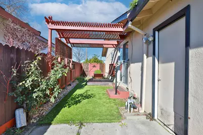 8625 Midfield Way, Sacramento, CA 95826 - Photo 6