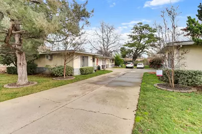 2731 57th Street, Sacramento, CA 95817 - Photo 2