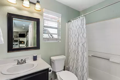 8422 Heritage Hill Drive, Elk Grove, CA 95624 - Photo 16