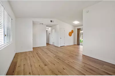 7104 Reyn Oaks Way, Sacramento, CA 95842 - Photo 8