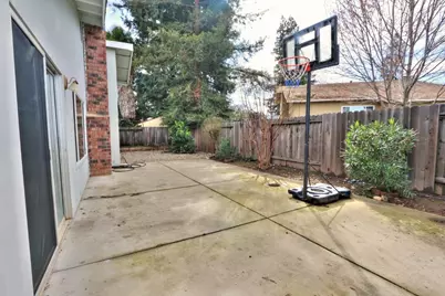 9385 Mira Del Rio Drive, Sacramento, CA 95827 - Photo 10