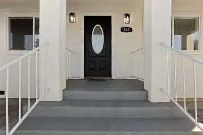 644 N Airport Way, Stockton, CA 95205 - Photo 2