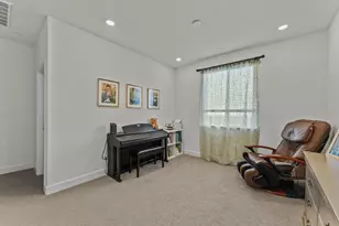 1129 Sierra Morena Wy, Roseville, CA 95747 - Photo 16