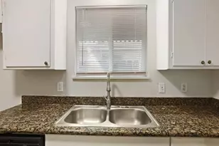 1706 La Jolla Dr, Stockton, CA 95204 - Photo 6