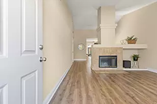 6728 Palmtree Ct, Fair Oaks, CA 95628 - Photo 4