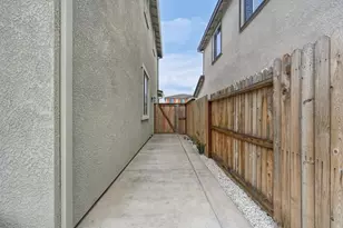 5049 Frisbee Dr, Roseville, CA 95747 - Photo 38