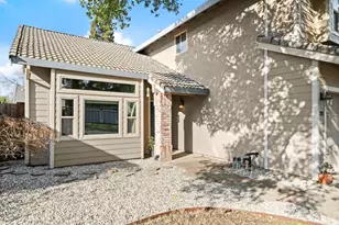 385 Hatteras Way, Sacramento, CA 95831 - Photo 6