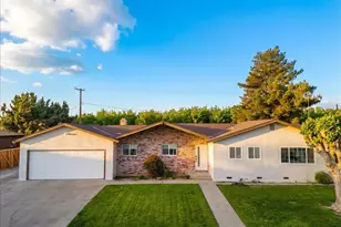 2213 Evelle Ln, Turlock, CA 95380 - Photo 4