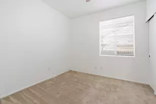 9184 Laguna Center Cir, Elk Grove, CA 95758 - Photo 18