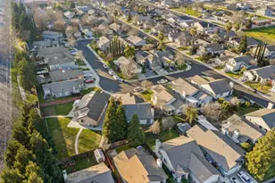 9184 Laguna Center Cir, Elk Grove, CA 95758 - Photo 40