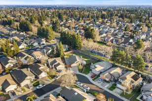 9184 Laguna Center Cir, Elk Grove, CA 95758 - Photo 36