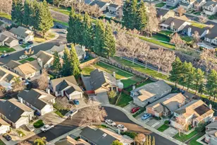 9184 Laguna Center Cir, Elk Grove, CA 95758 - Photo 34