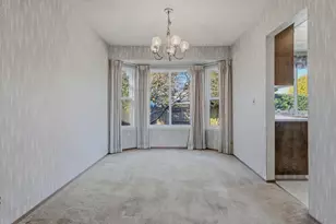 9 Alcala Ct, Sacramento, CA 95823 - Photo 8