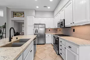 1818 N Bend Dr, Sacramento, CA 95835 - Photo 10