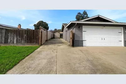 1737 Sanchez Way, Escalon, CA 95320 - Photo 4