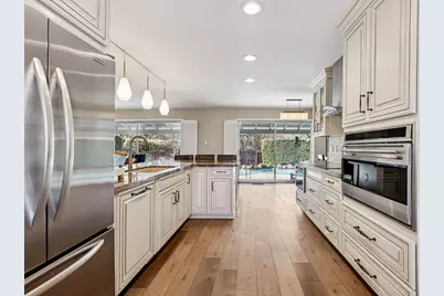 6200 S Land Park Drive, Sacramento, CA 95831 - Photo 8