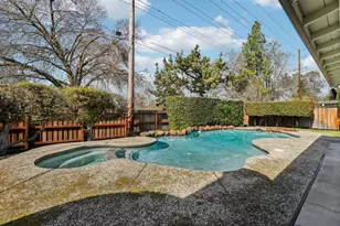 6200 S Land Park Dr, Sacramento, CA 95831 - Photo 28