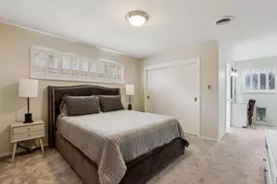 6200 S Land Park Dr, Sacramento, CA 95831 - Photo 22