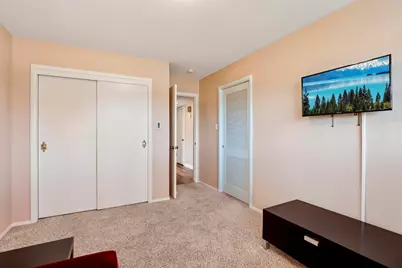 6200 S Land Park Drive, Sacramento, CA 95831 - Photo 18