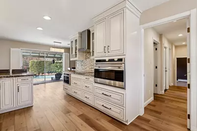 6200 S Land Park Drive, Sacramento, CA 95831 - Photo 10