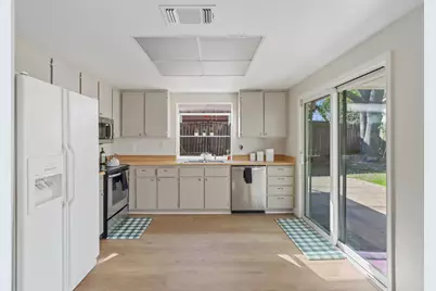 10049 Elgin River Court, Rancho Cordova, CA 95670 - Photo 14