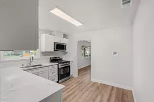 580 Lampasas Ave, Sacramento, CA 95815 - Photo 14