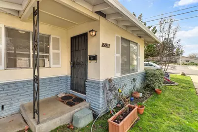 2735 57th Street, Sacramento, CA 95817 - Photo 6