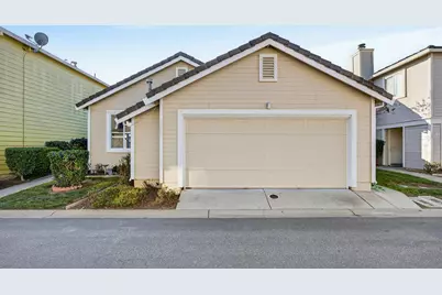 9365 Laguna Pointe Way, Elk Grove, CA 95758 - Photo 2