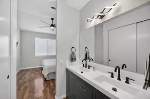 9365 Laguna Pointe Way, Elk Grove, CA 95758 - Photo 18