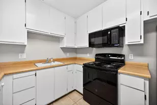 7639 Clover Woods Ct, Sacramento, CA 95828 - Photo 12