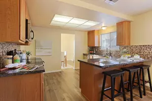 8215 Manhattan Dr, Stockton, CA 95210 - Photo 16